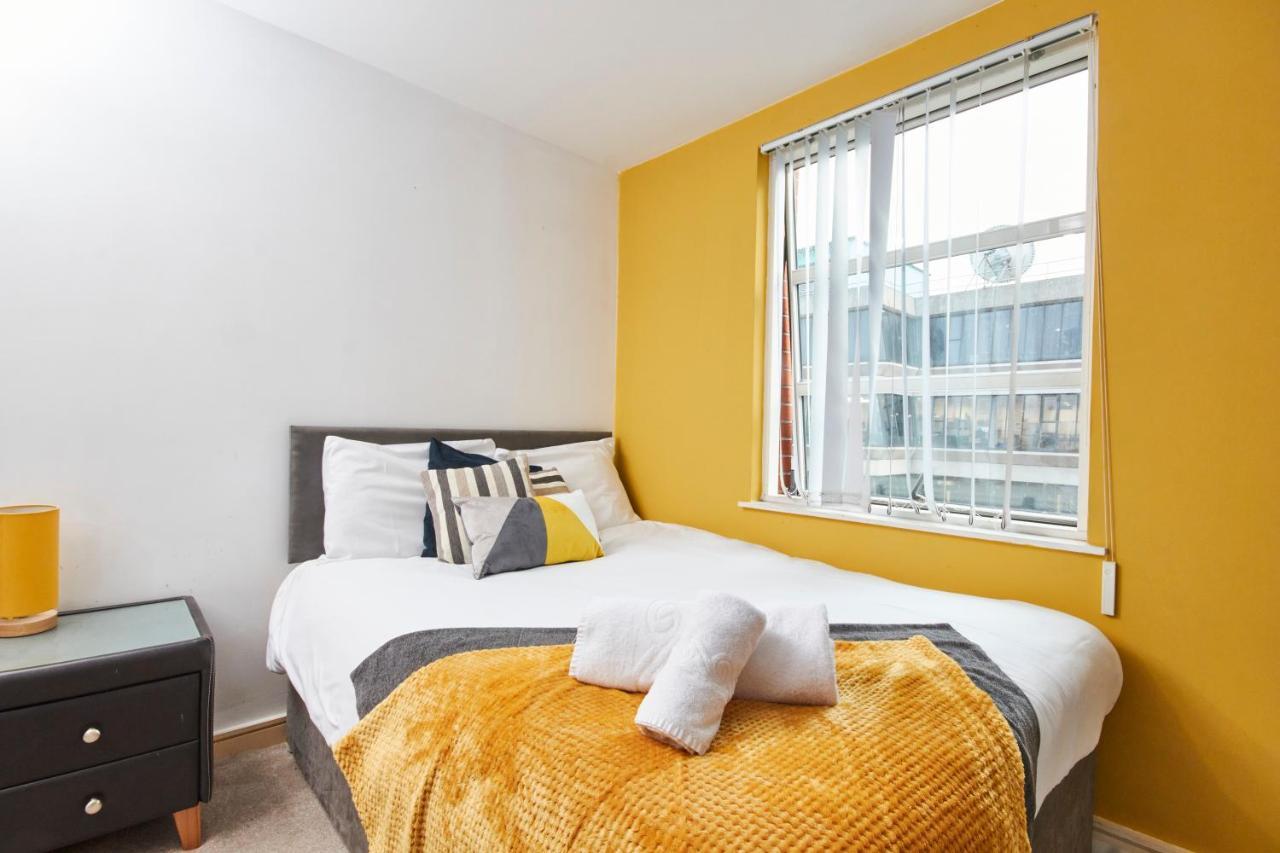 Stylish Manchester Gem - Sleeps 10! Екстериор снимка
