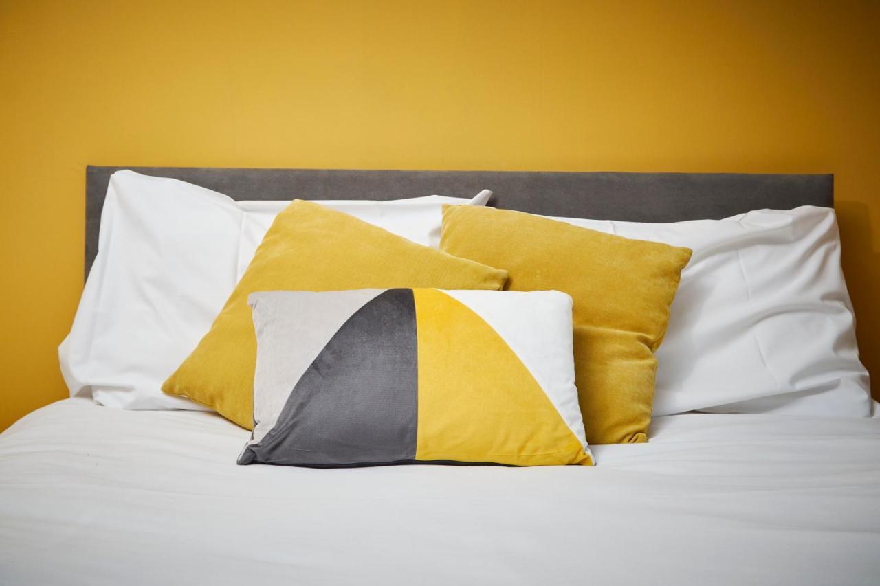 Stylish Manchester Gem - Sleeps 10! Екстериор снимка