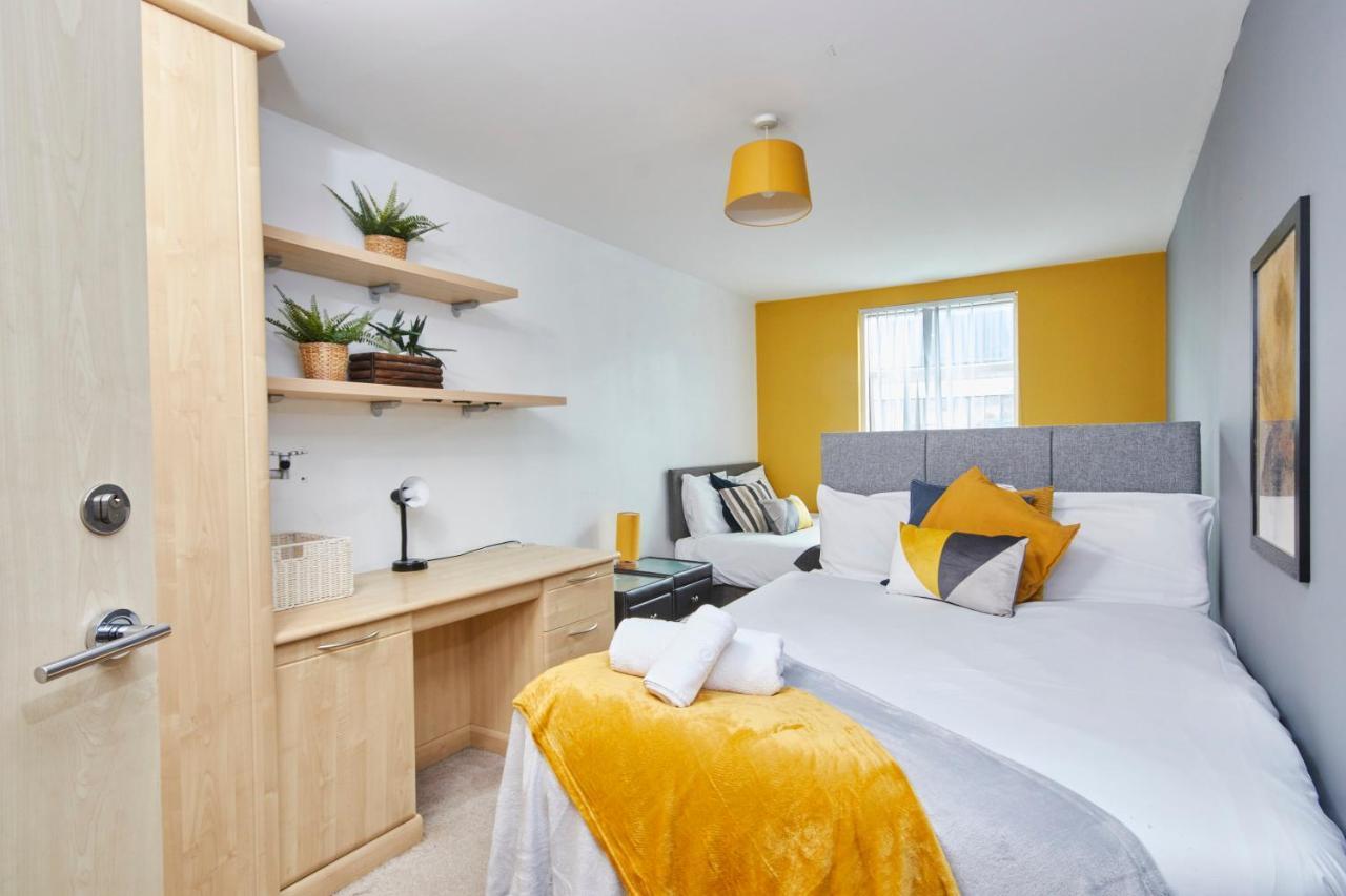 Stylish Manchester Gem - Sleeps 10! Екстериор снимка