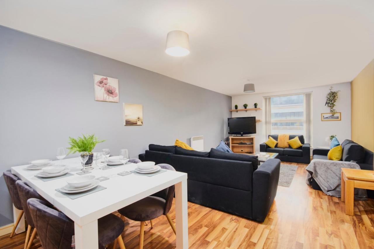 Stylish Manchester Gem - Sleeps 10! Екстериор снимка