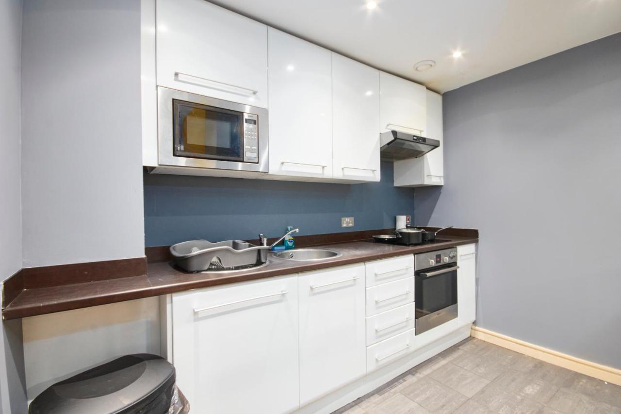 Stylish Manchester Gem - Sleeps 10! Екстериор снимка