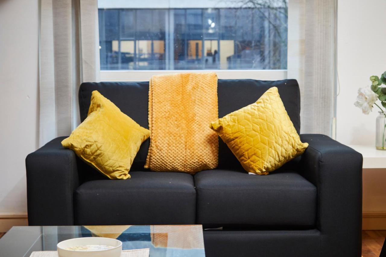 Stylish Manchester Gem - Sleeps 10! Екстериор снимка